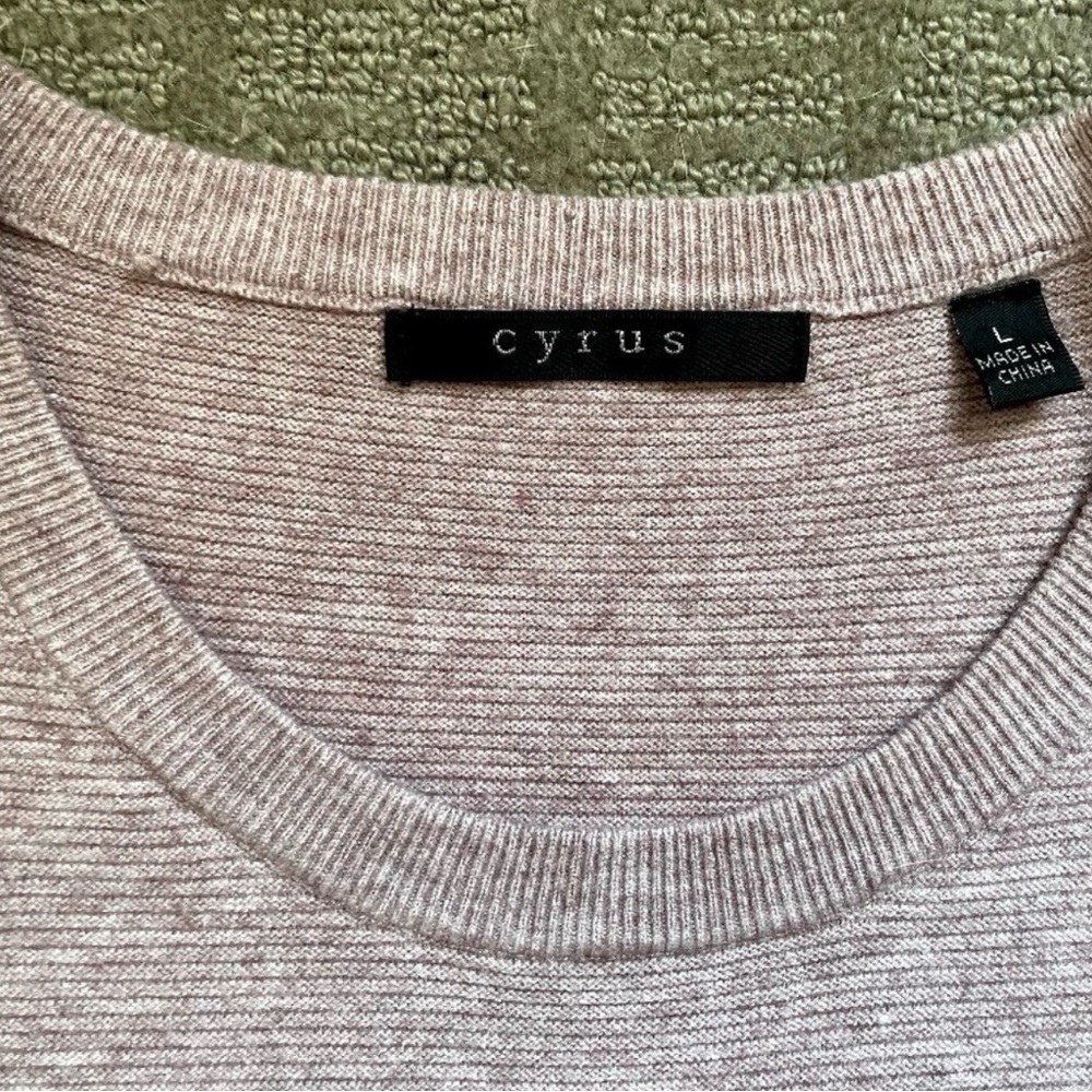 Cyrus Women's Scoopneck Lightweight Sweater in Pale Mauve - Picture 3 of 4